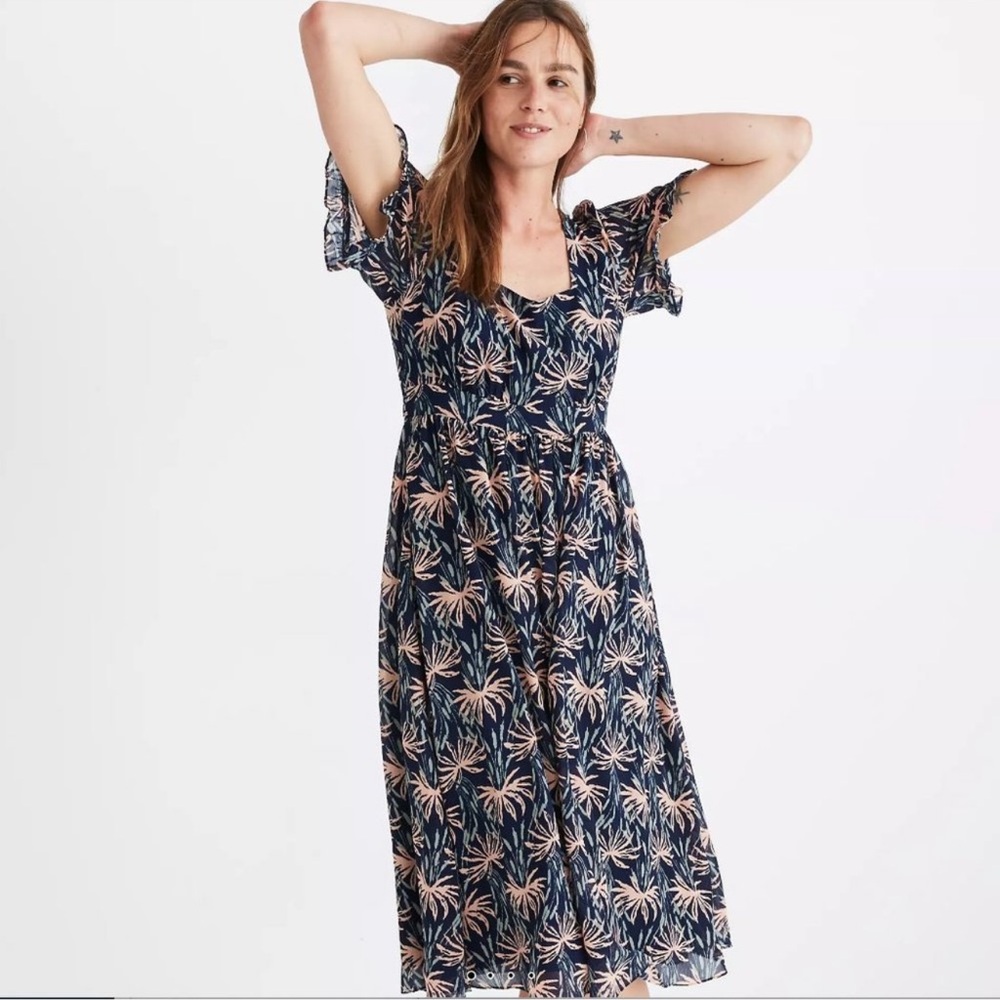 Madewell Ruffle-Sleeve Midi Dress in Oasis
Palms, Size L